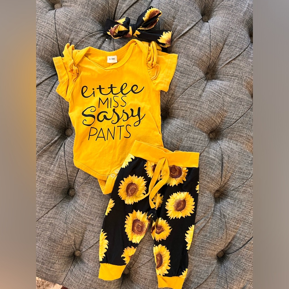 Little Miss Sassy Pants outfit 🌻